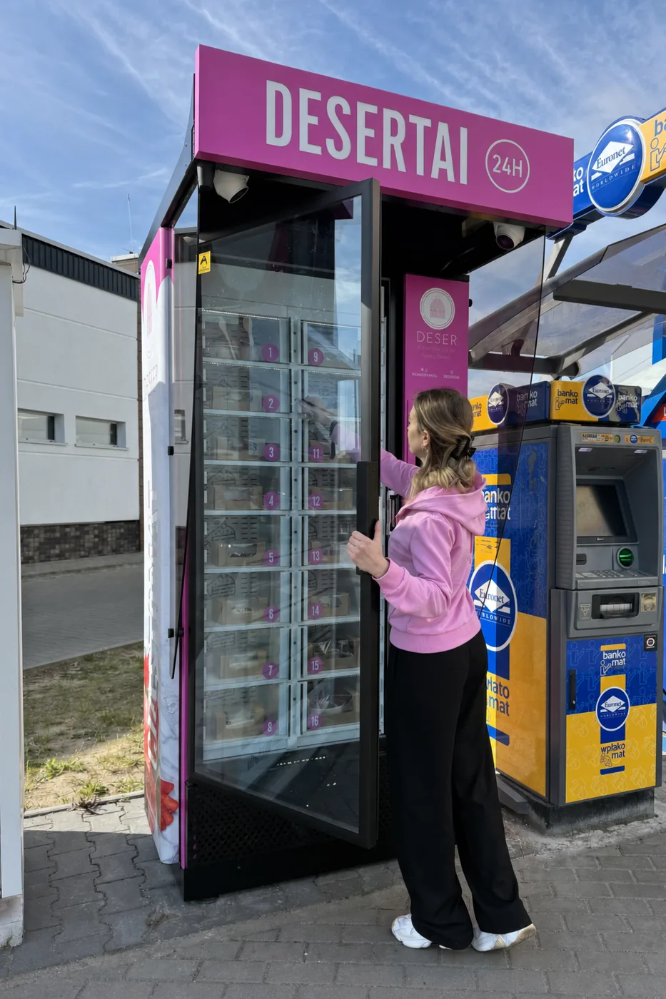 Desertų pardavimo automatas 24H gyvenamajame rajone – desertai prie namų