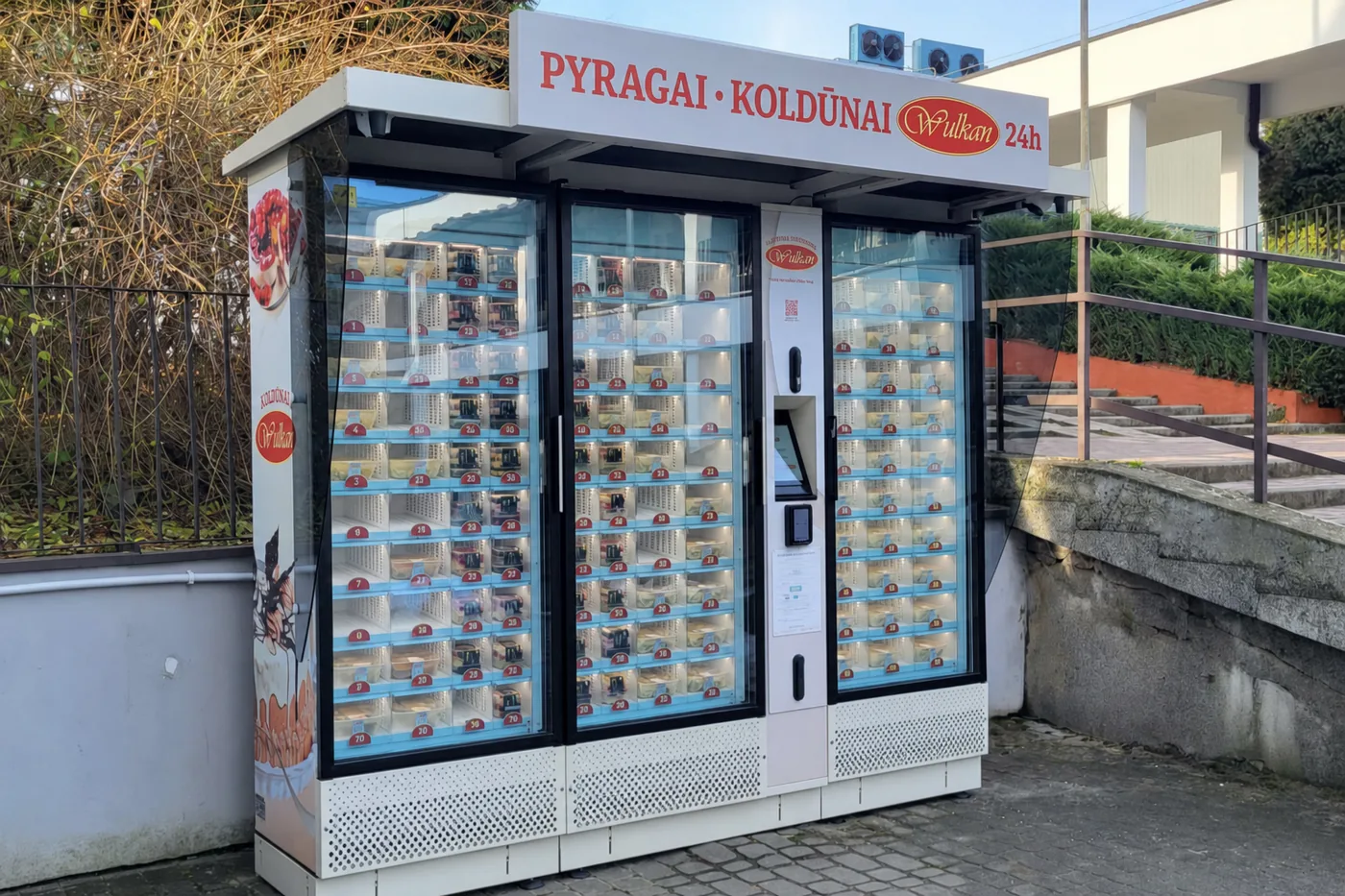 Pyragų ir koldūnų pardavimo automatų kioskas 24h – kepinių prekyba be pardavėjo