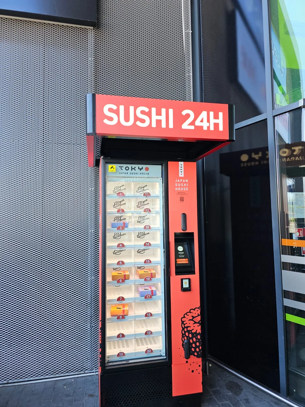 SUSHI 24H automatas su LED iškaba – sušių prekyba visą parą
